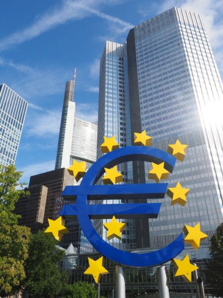 Las tasas de interés son controladas por el Banco Central Europeo en la Euro zona